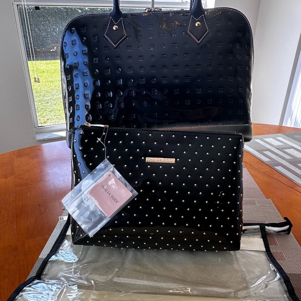 2 PIECES--Arcadia Patent Leather, Thalia Cosmetic bag - Picture 3 of 15